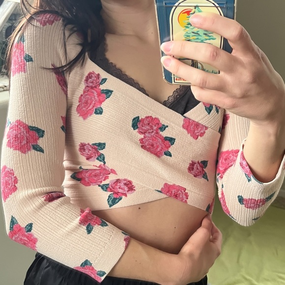 🚨SOLD🚨Free People Intimates Rose Floral Patterned Pink Crop Top - Picture 1 of 4